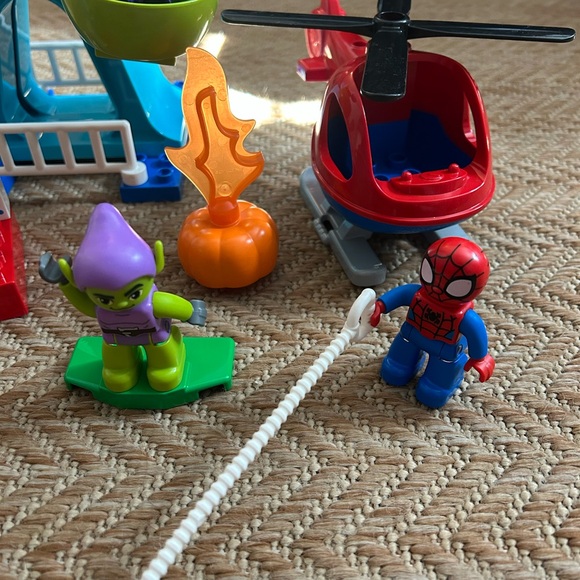 LEGO DUPLO Marvel Spidey & Friends Adventure Set - Picture 5 of 5